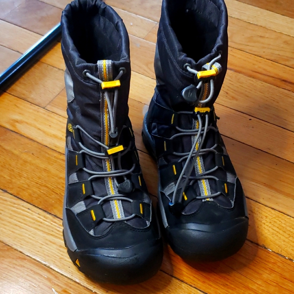 KEEN Youth Snow/water boots
